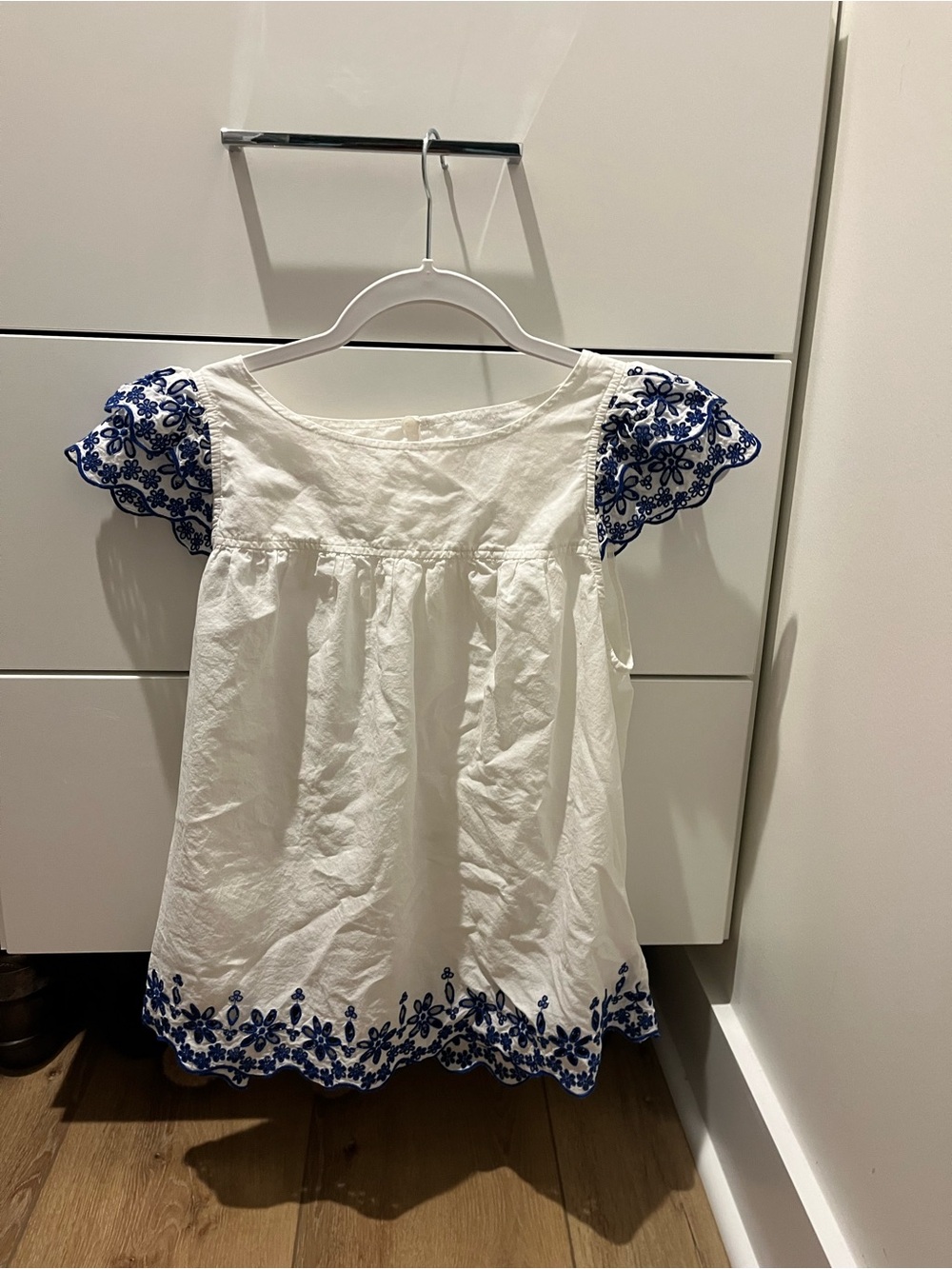 Madewell White & Blue Embroidered Flutter Sleeve Peasant Top Size 4